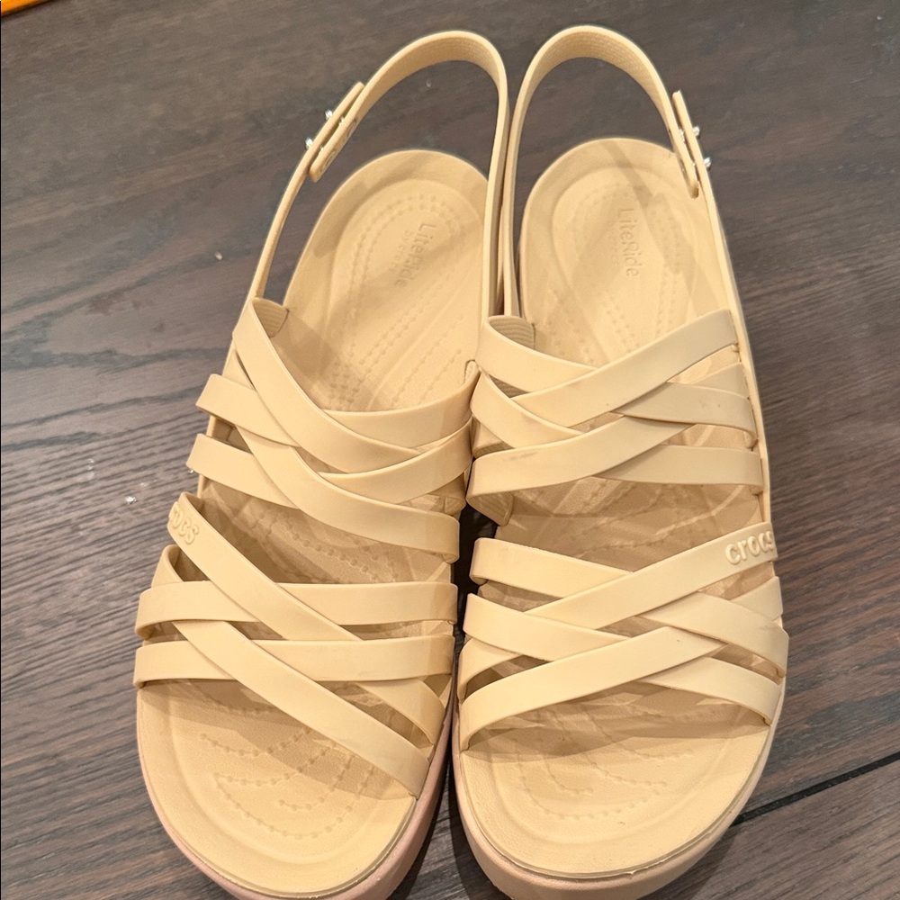 Crocs Brooklyn Strappy Platform Sandals